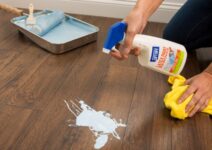 cách tẩy sơn tường dính trên sàn nhà